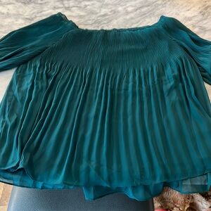 Max studio large emerald green off the shoulder pleated shirt